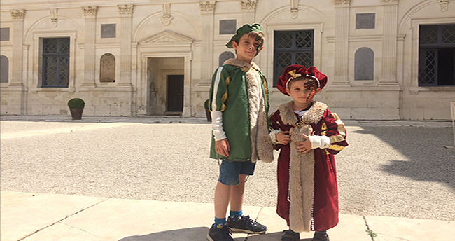 Visites pour enfants du chateau d'Ancy le Franc en costumes 
