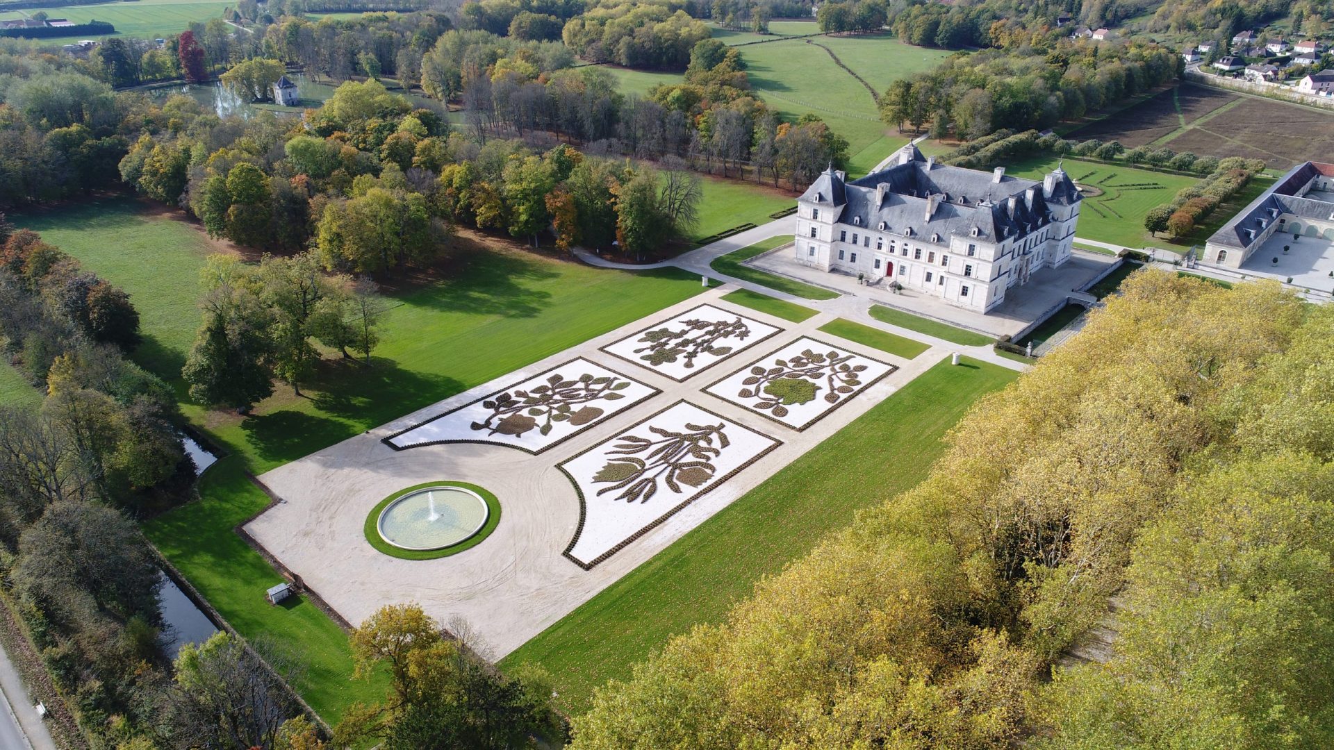 EN IMAGES - Le Seigneur des anneaux s'installe au château d'Ancy